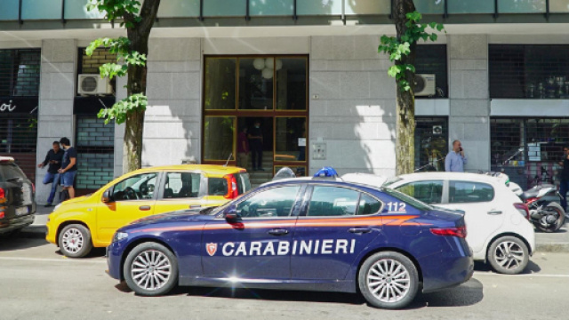 Milano, 19enne uccide il padre e chiama i carabinieri | Adnkronos.com