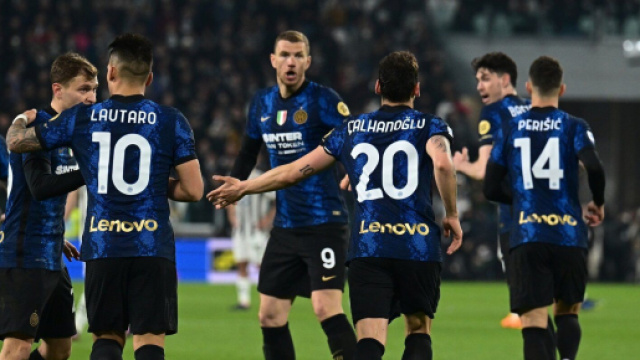 Dzeko (36 anni) e Correa (27 anni) potrebbero lasciare l'Inter