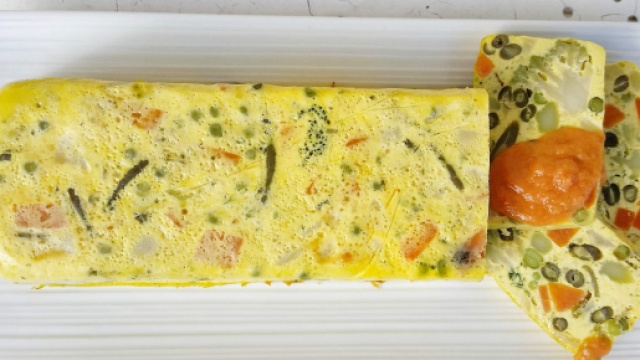 Terrina multicolore di verdure, una gioia per il palato.