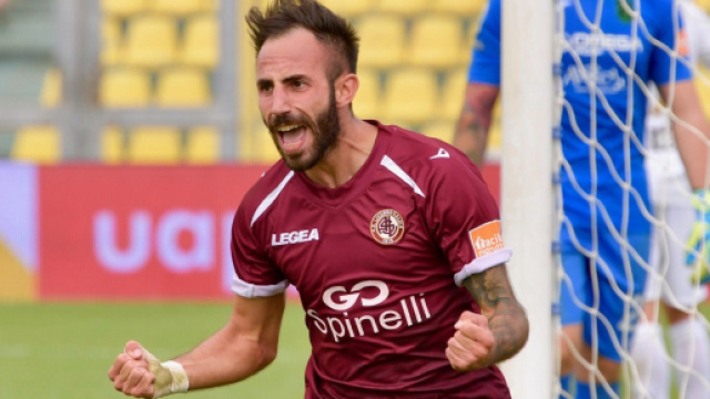 Crotone, Marras corteggiato dall'Ascoli.