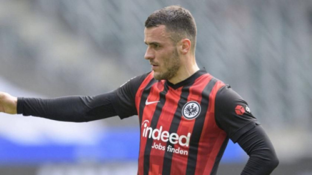 Il centrocampista Filip Kostic piace alla Juventus.