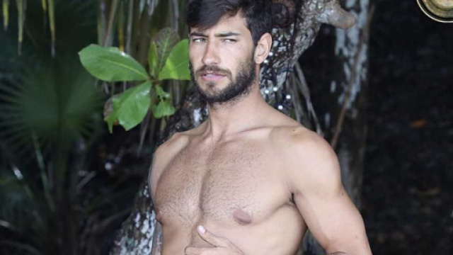 Roger dice addio all'Isola: 'E' costretto il gioco abbandonare per motivi medici'