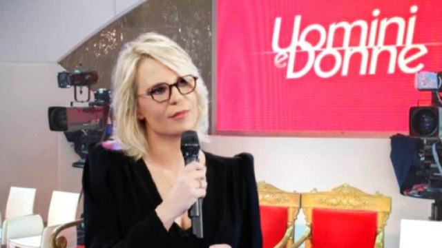 Uomini e Donne chiude col 'botto': edizione con ascolti record e media del 30% di share.