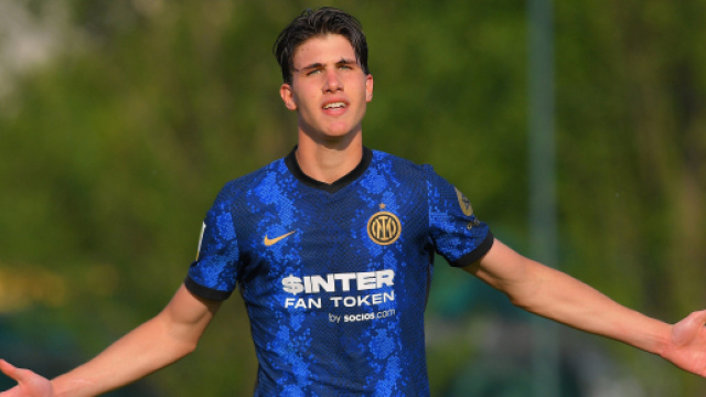 Cagliari e Torino chiedono Casadei all'Inter.