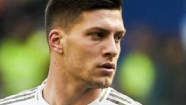 Juventus, si lavora al vice Vlahovic: piacerebbe Jovic.