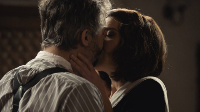 Una vita, spoiler spagnoli: Dori prende le distanze da Felipe dopo averlo baciato.