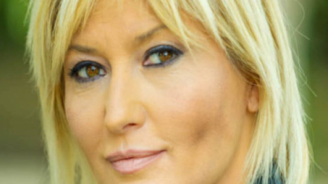 Un Posto al sole: Lara bugiarda e spietata potrebbe far licenziare Silvana.