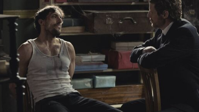 Una vita, spoiler Spagna: Fidel tortura Leonardo fino alla morte, Ramon spiazzato.