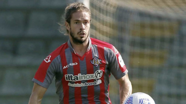 Crotone, ipotesi Castagnetti per il centrocampo