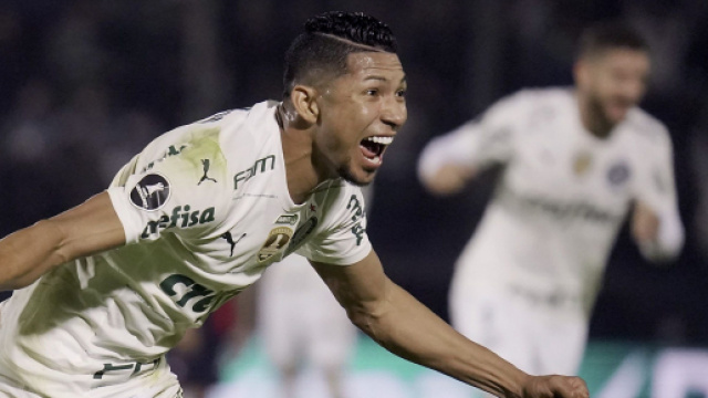 Negli incontri disputati nella notte nella Copa Libertadores spiccano i successi esterni del Palmeiras e del Flamengo.