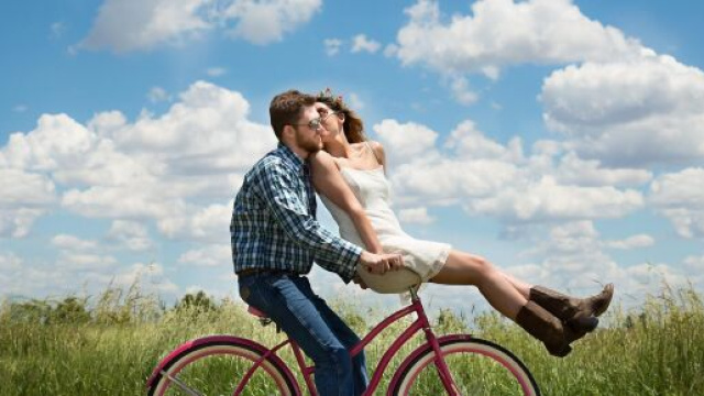 Oroscopo dell'amore per il mese di luglio: i Gemelli devono essere umili con il partner.