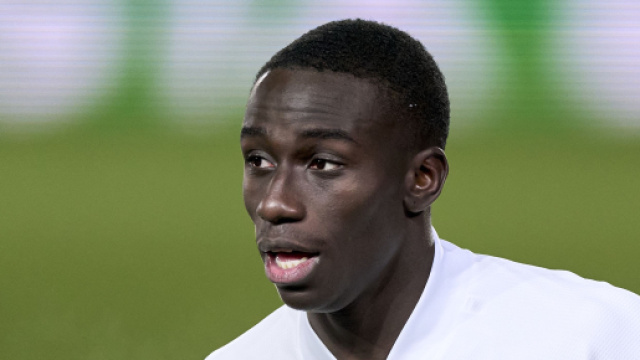 Il Real Madrid potrebbe cedere Mendy, Juventus alla finestra