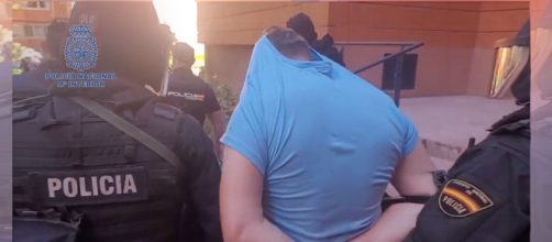 Un hombre fue detenido por agentes de la Polic&iacute;a Nacional por amenazar con volar un edificio mientras reten&iacute;a a sus dos hijas (Polic&iacute;a Nacional)