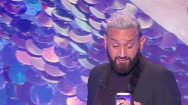 Cyril Hanouna sur le plateau de TPMP. Source : capture d&rsquo;&eacute;cran C8.