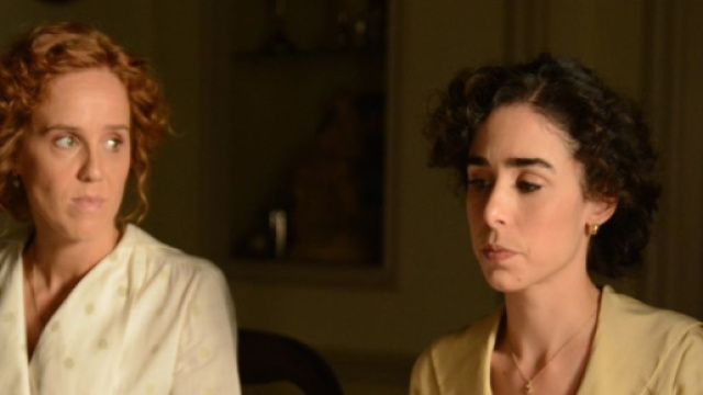 Sei Sorelle puntate spagnole: Elisa perde l'onore, Carolina scappa dal manicomio.