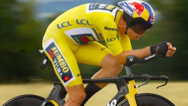 Wout van Aert impegnato nella cronometro del Delfinato