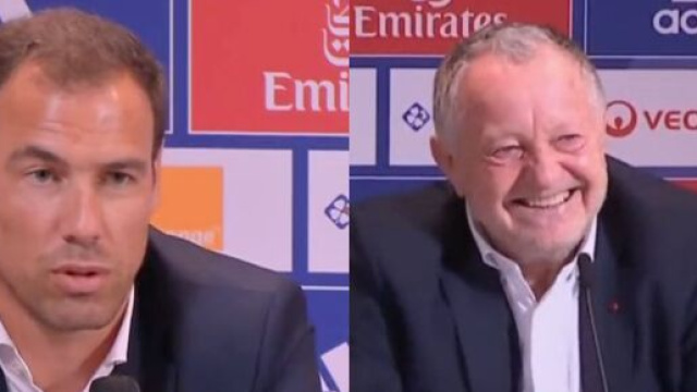 Aulas mort de rire apr&egrave;s une remarque provocante de Cheyrou sur l'OM et la concurrence. (cr&eacute;dit Twitter)