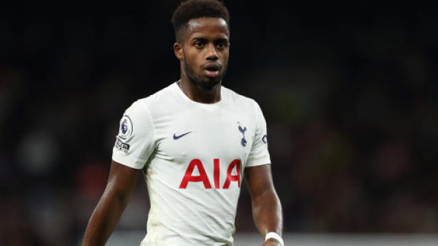 Ryan Sessegnon, laterale del Tottenham.