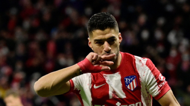 Milan, Suarez a parametro zero idea per l'attacco.
