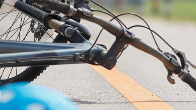 Auto travolge e uccide un 16enne in bici.