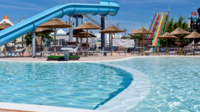 Pisa, malore nella piscina del parco divertimenti: muore bimbo di 6 anni
