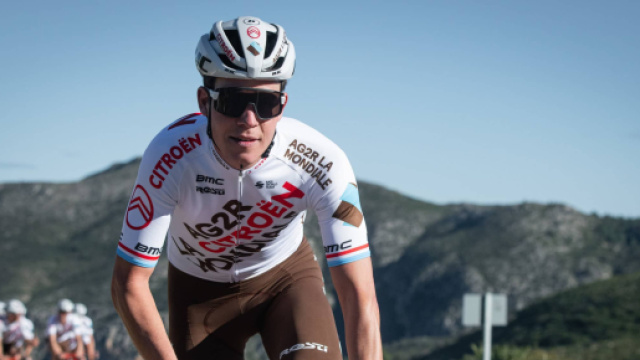 Tour de France, Bob Jungels contro l'organizzazione per il gran caldo: 'Siamo solo pedine'.