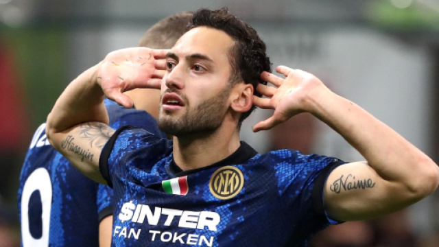 AC Milan fans may hate Hakan Calhanoglu but Pioli rates Inter's ... - goal.com