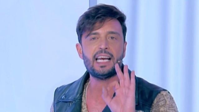 UeD, virale il video di Armando Incarnato con le sue mille acconciature.