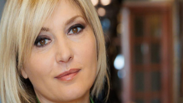 Un Posto al sole luglio: Lara perde le tracce di Roberto.
