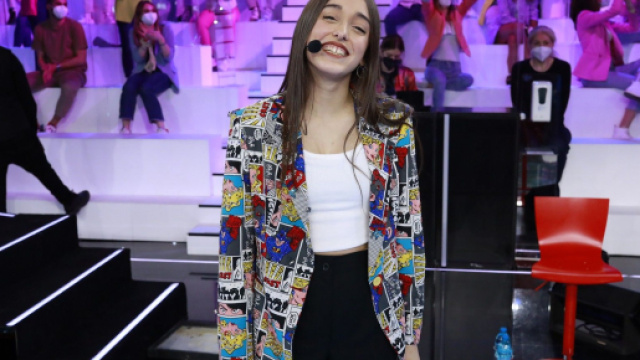 Giulia Stabile sulla convivenza con Sangiovanni: 'Difficile per ora'.