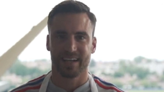 OL : La pr&eacute;sentation jug&eacute;e 'arrogante' de Nicolas Tagliafico rend fou les fans (capture YouTube)