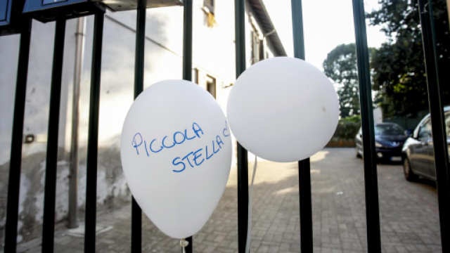 Palloncini in ricordo della piccola Diana.