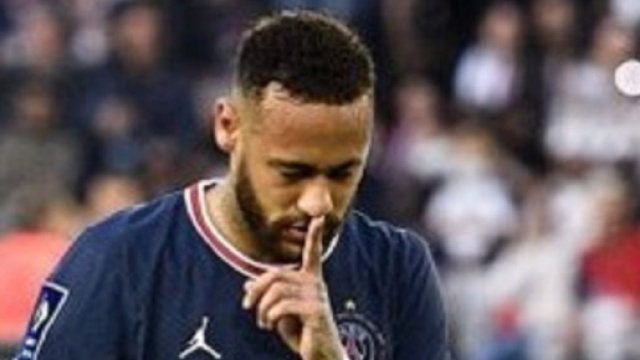 Accus&eacute; sur Twitter de simuler une faute, Neymar r&eacute;pond cash (capture YouTube)