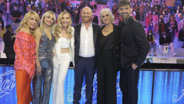 Amici22: Anna Pettinelli e Veronica Peparini potrebbero lasciare il talent show.