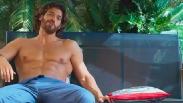 Can Yaman rompe il silenzio su Viola come il mare