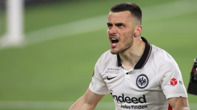 L'Inter prova ad inserirsi per Kostic.