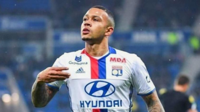 Memphis Depay piace alla Juve.