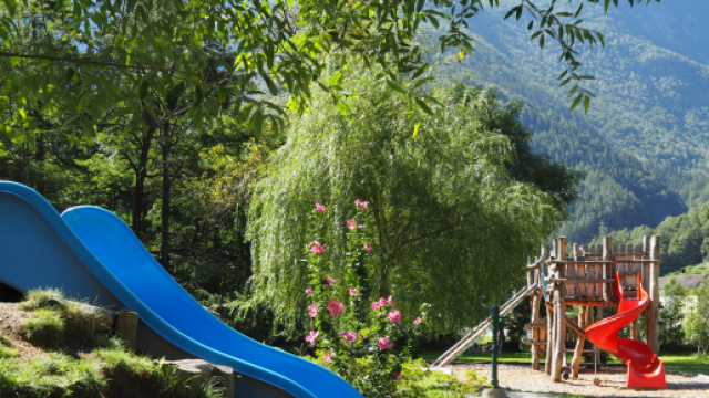 Belluno, bimbo di 2 anni muore improvvisamente, il pap&agrave;: 'Ha ingerito qualcosa al parco'