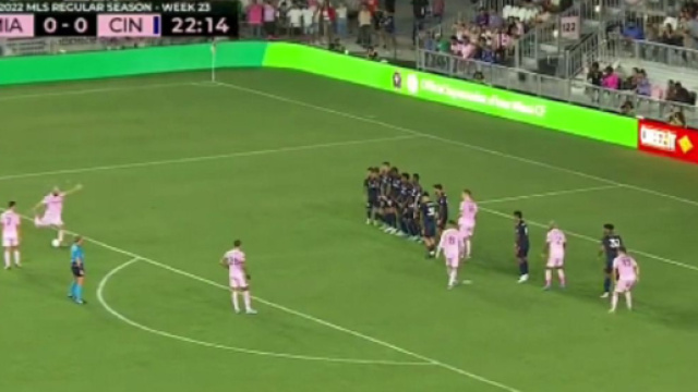 La mine de Gonzalo Higuain sur coup franc contre Cincinnati affole les fans (capture YouTube)