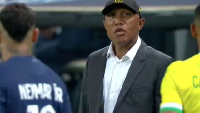 Neymar et Kombouar&eacute; au coeur d'un &eacute;change insolite pendant PSG-Nantes. (cr&eacute;dit Twitter)