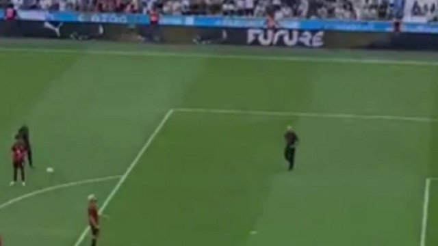 OM : Olivier Giroud copieusement chambr&eacute; au V&eacute;lodrome (capture YouTube)