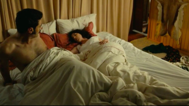 Terra Amara, trame turche: Seher dice a Hunkar che Demir ha abusato di lei.