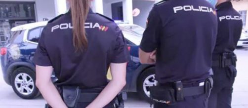 La Polic&iacute;a Nacional investiga un brutal abuso de una joven por tres hombres (Twitter @Policia)