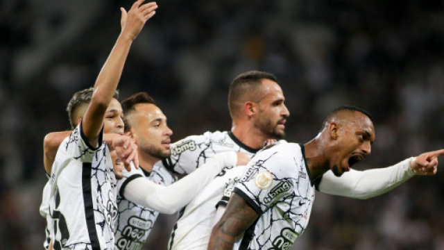 Grande serata per i club brasiliani: Atl&eacute;tico Mineiro, Athletico Paranaense e Corinthians volano ai quarti di finale della Copa Libertadores.