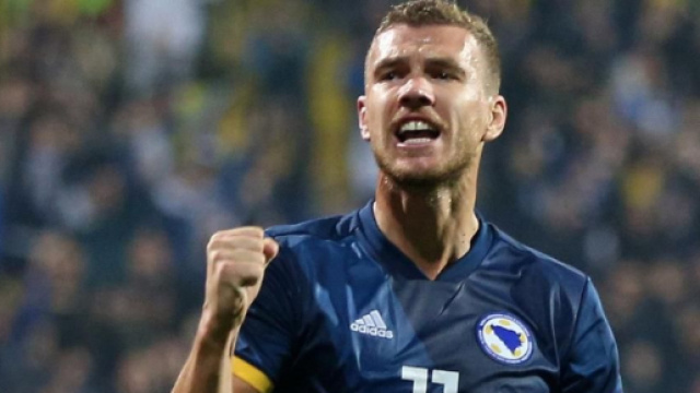 Juve, potrebbe arrivare un vice Vlahovic: possibile interesse per Dzeko.