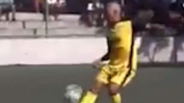 Sombrero repris de vol&eacute;e de l'ext&eacute;rieur du pied, &agrave; 56 ans, Romario affole la Toile (capture YouTube)