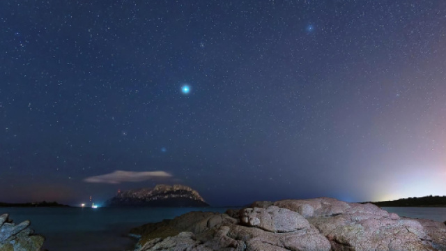 Previsioni astrologiche e classifica del 10 luglio: Cancro innamorato, Leone &egrave; ottimista.