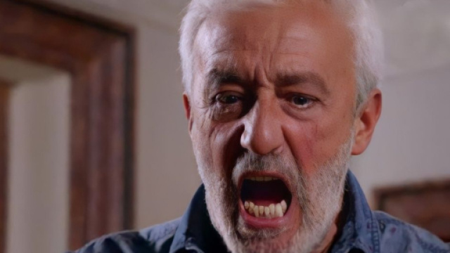 Upas, Raffaele potrebbe essere in pericolo: Patrizio Rispo sul set &egrave; in ospedale.