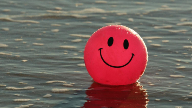 L'oroscopo del 2 agosto e pagelle: giornata da otto per i Gemelli e nove per la Vergine.