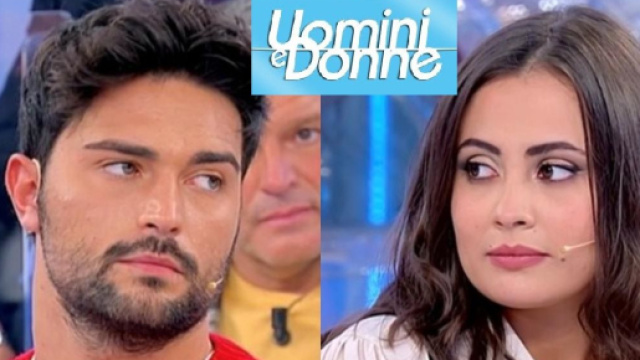 Uomini e Donne, Davide torna single e sbotta su Instagram: 'Non rompete le scatole'.